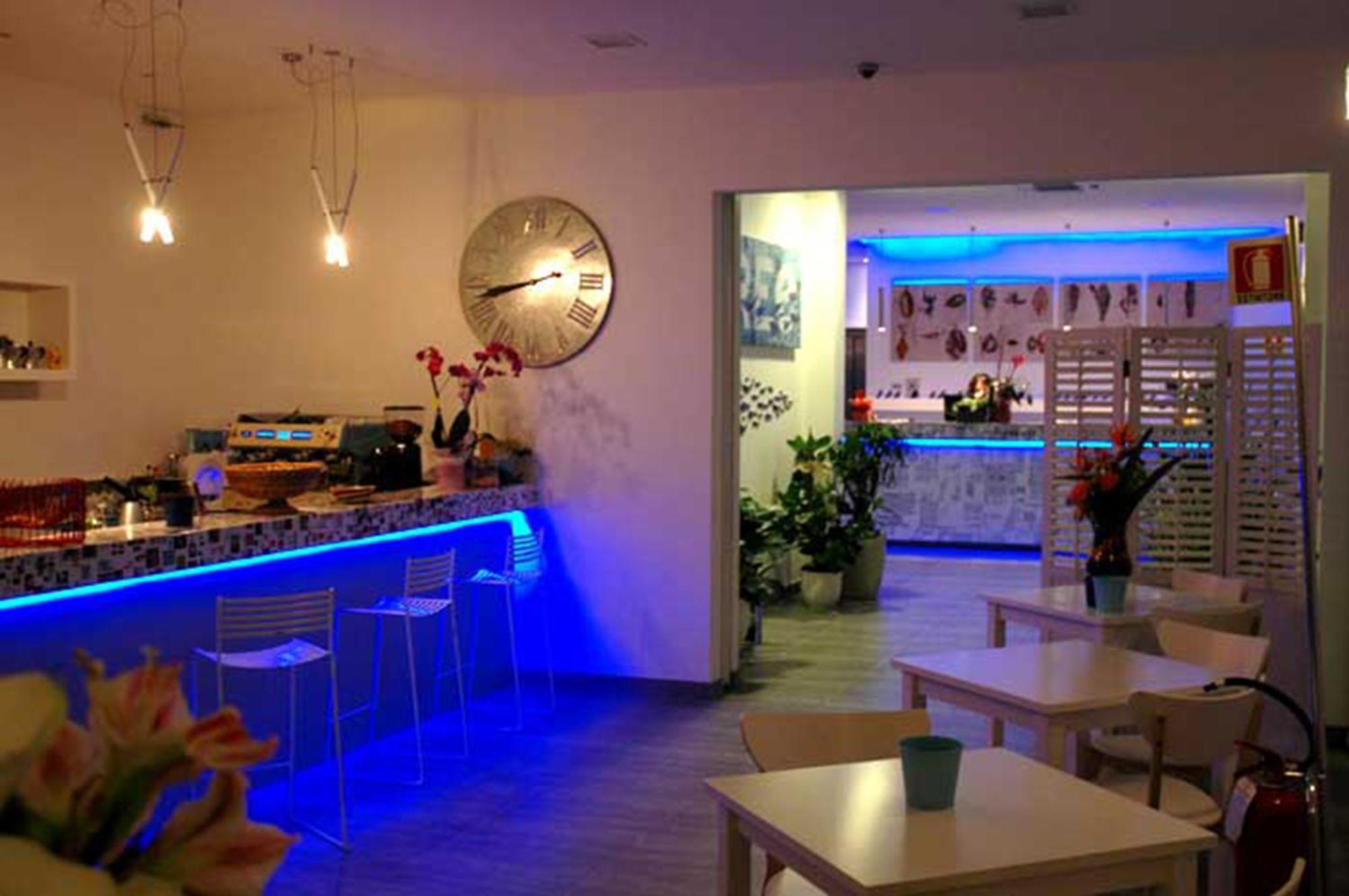 Maree Hotel เชเซนาติโก ภายนอก รูปภาพ